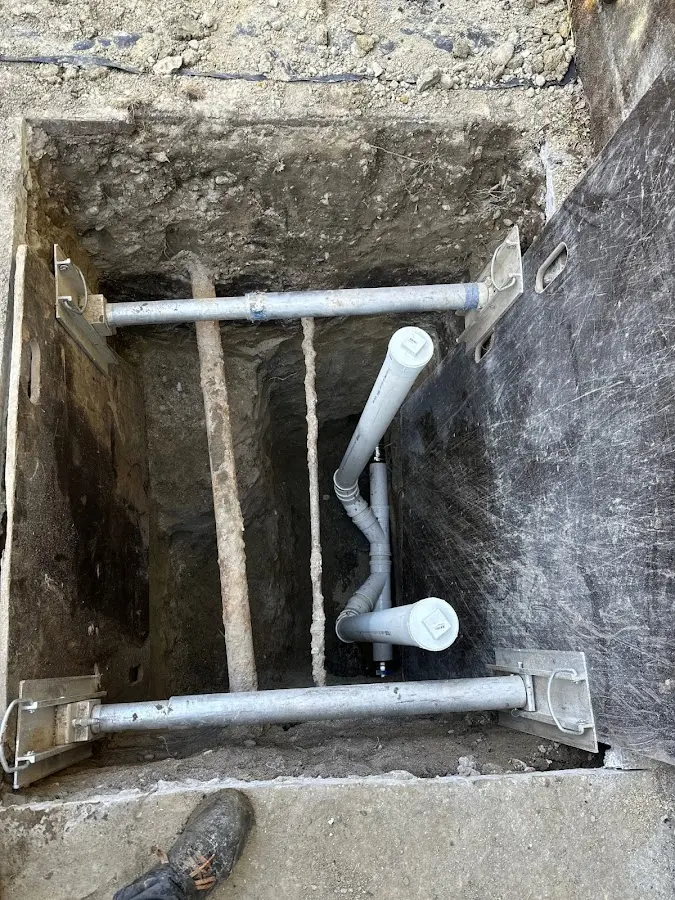 Experienced plumber completing Drain Cleaning work in Jerseyville